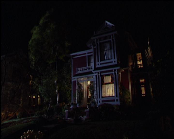 Charmed-Online_dot_net-5x03SirensSong1718.jpg