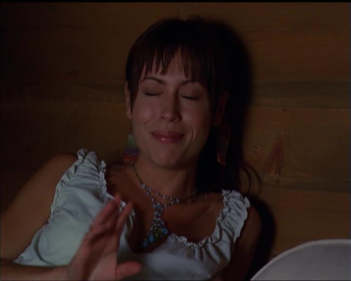 Charmed-Online_dot_net-5x03SirensSong1734.jpg