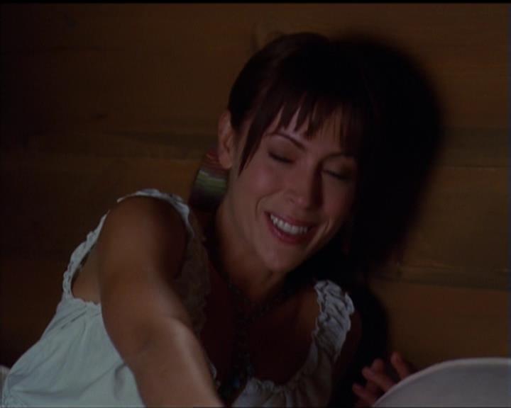 Charmed-Online_dot_net-5x03SirensSong1742.jpg