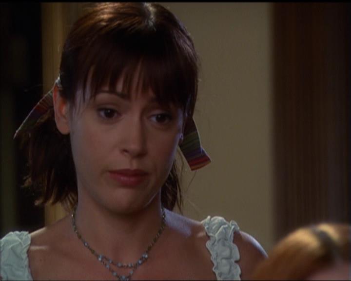 Charmed-Online_dot_net-5x03SirensSong1808.jpg