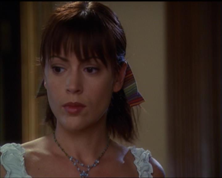 Charmed-Online_dot_net-5x03SirensSong1817.jpg