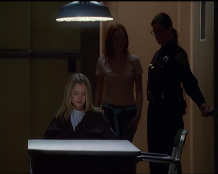 Charmed-Online_dot_net-5x03SirensSong1893.jpg