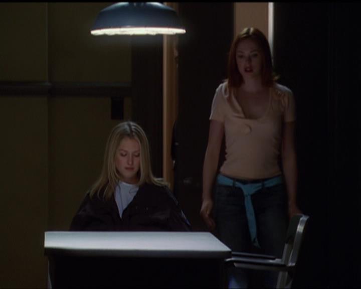 Charmed-Online_dot_net-5x03SirensSong1895.jpg