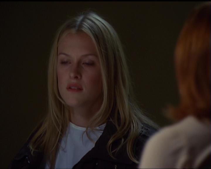 Charmed-Online_dot_net-5x03SirensSong1901.jpg