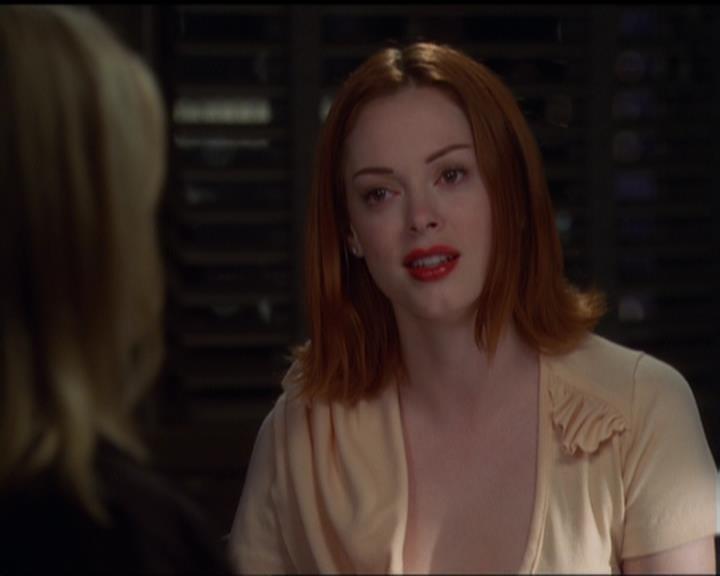 Charmed-Online_dot_net-5x03SirensSong1943.jpg