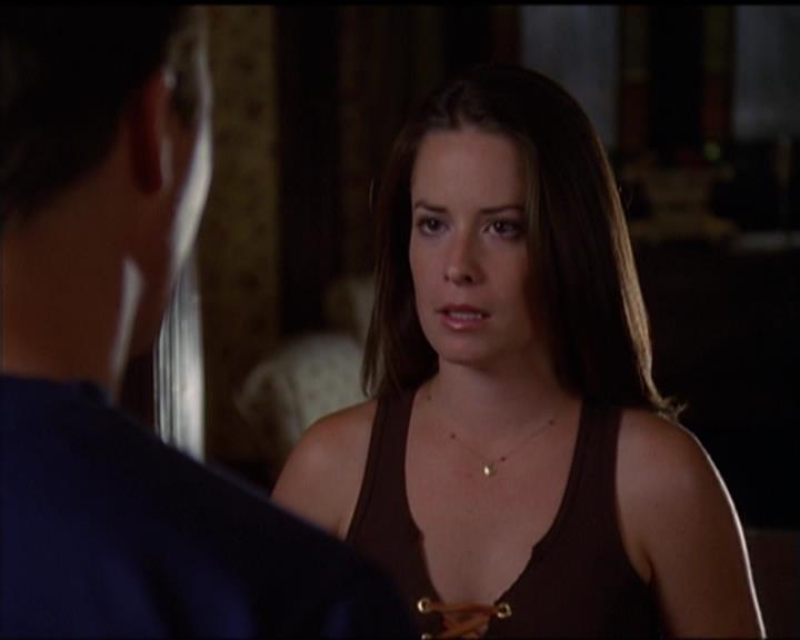 Charmed-Online_dot_net-5x03SirensSong1990.jpg Charmed-Online_dot_net-5x03SirensSong1990.jpg