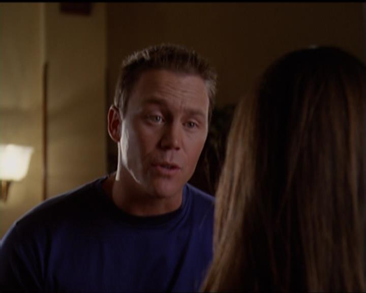 Charmed-Online_dot_net-5x03SirensSong2001.jpg