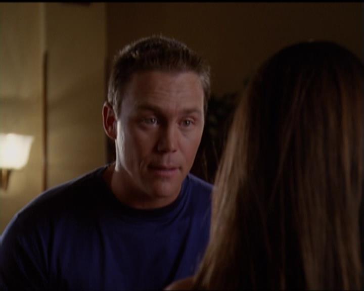 Charmed-Online_dot_net-5x03SirensSong2004.jpg