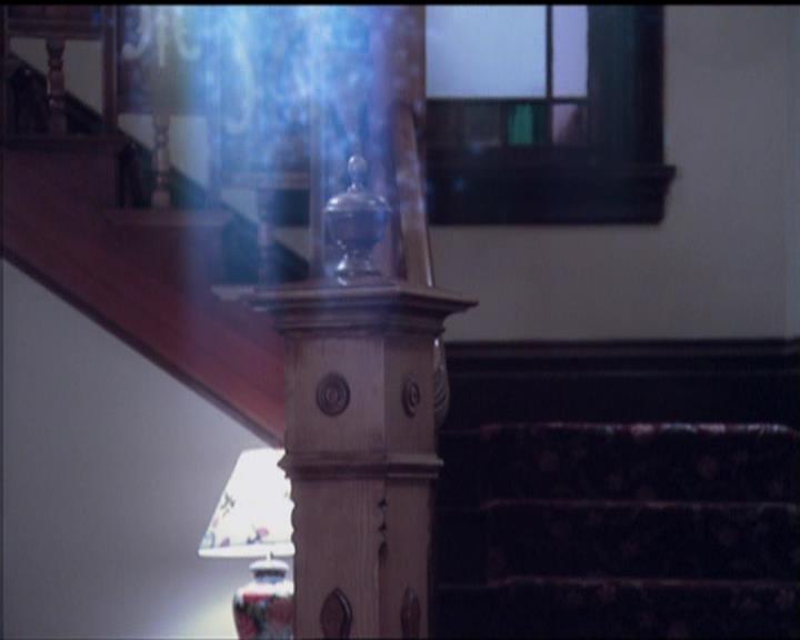 Charmed-Online_dot_net-5x03SirensSong2010.jpg Charmed-Online_dot_net-5x03SirensSong2010.jpg