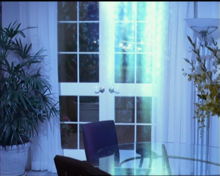 Charmed-Online_dot_net-5x03SirensSong2011.jpg