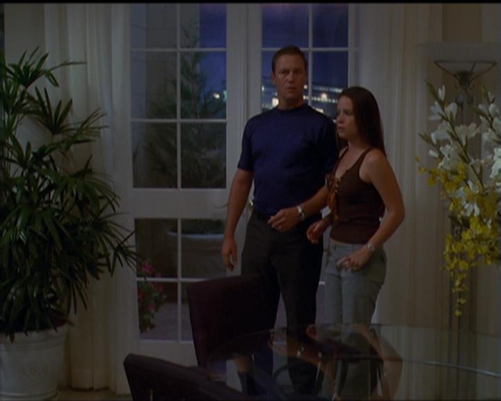 Charmed-Online_dot_net-5x03SirensSong2014.jpg