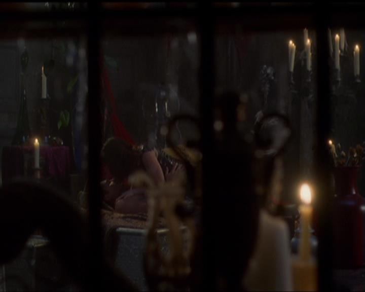 Charmed-Online_dot_net-5x03SirensSong2035.jpg