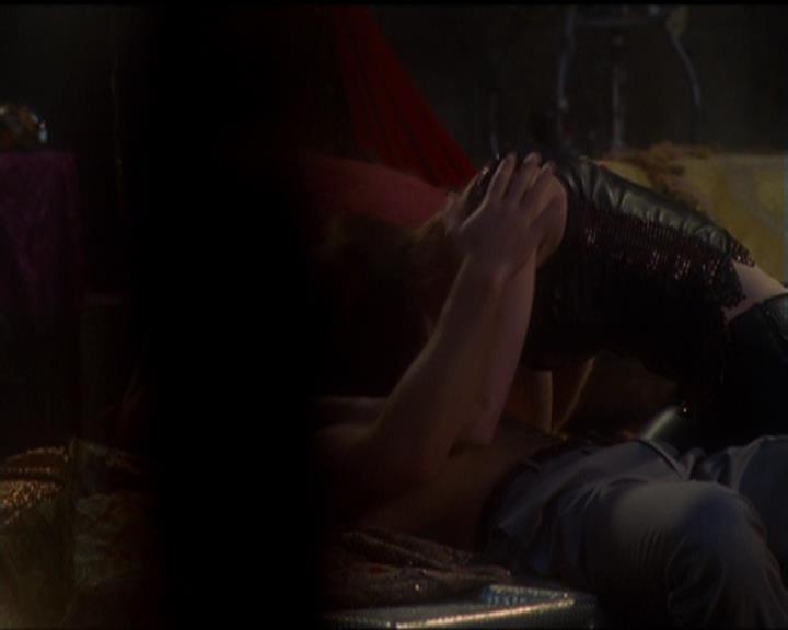 Charmed-Online_dot_net-5x03SirensSong2038.jpg