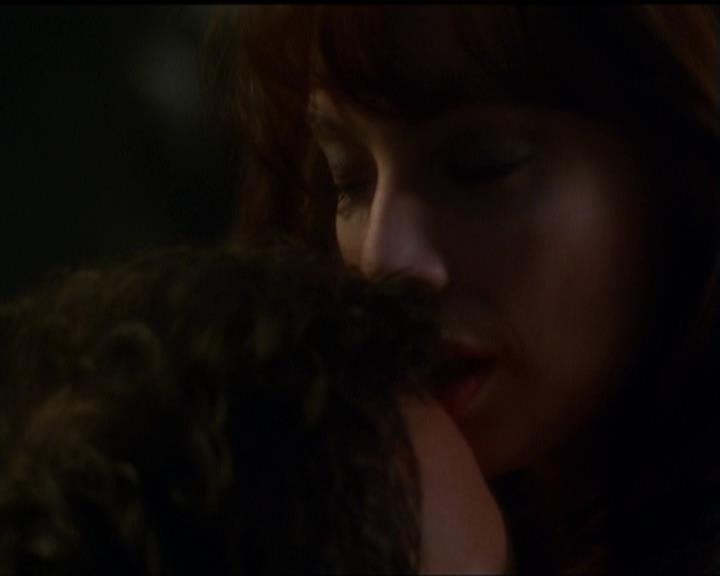 Charmed-Online_dot_net-5x03SirensSong2052.jpg