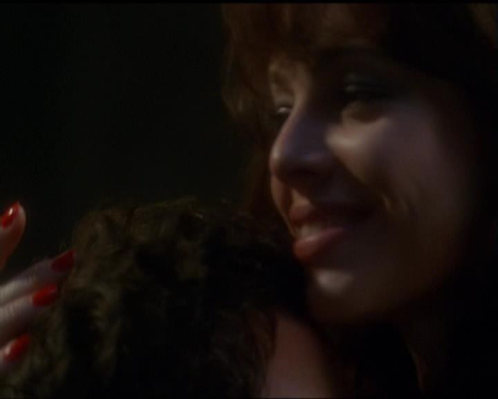 Charmed-Online_dot_net-5x03SirensSong2055.jpg