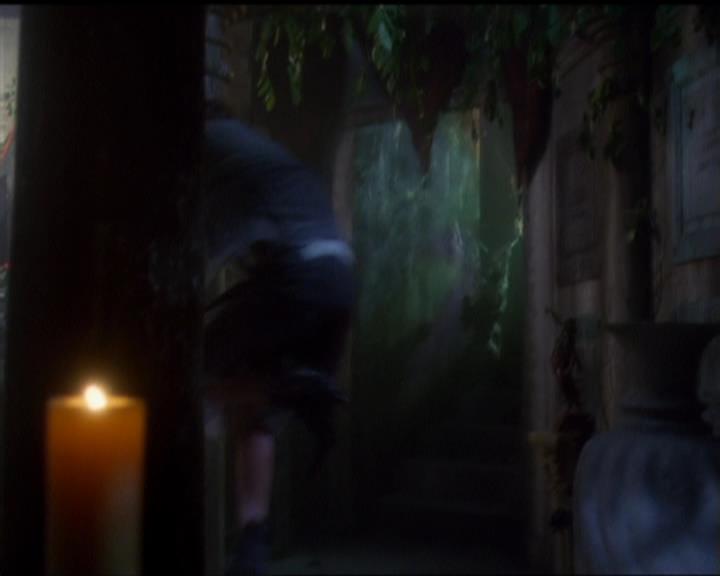 Charmed-Online_dot_net-5x03SirensSong2081.jpg