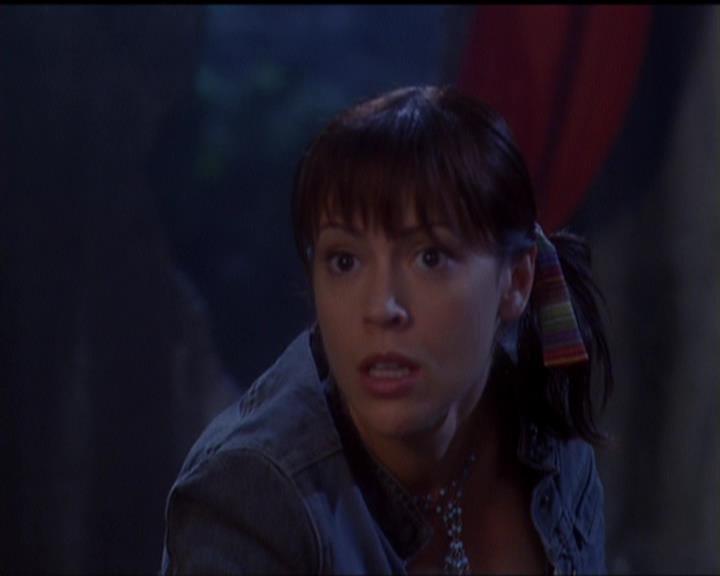 Charmed-Online_dot_net-5x03SirensSong2095.jpg