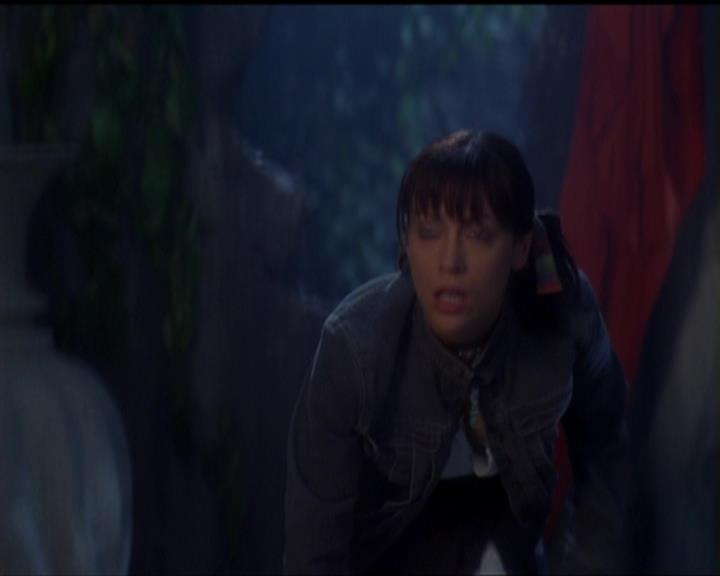 Charmed-Online_dot_net-5x03SirensSong2105.jpg