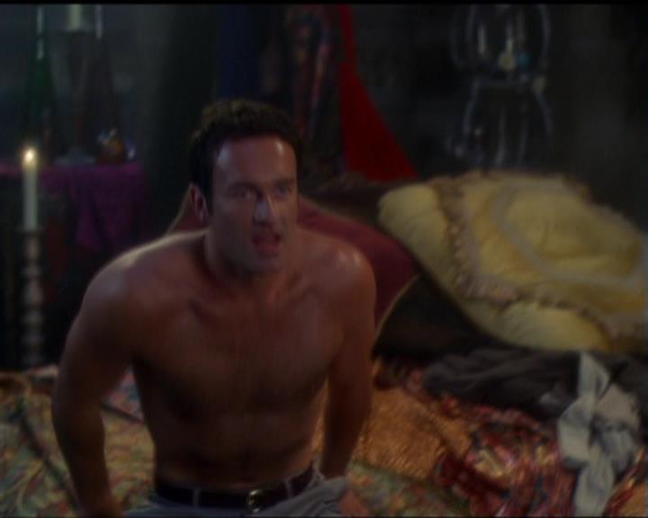 Charmed-Online_dot_net-5x03SirensSong2106.jpg