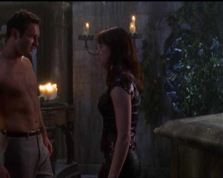 Charmed-Online_dot_net-5x03SirensSong2110.jpg