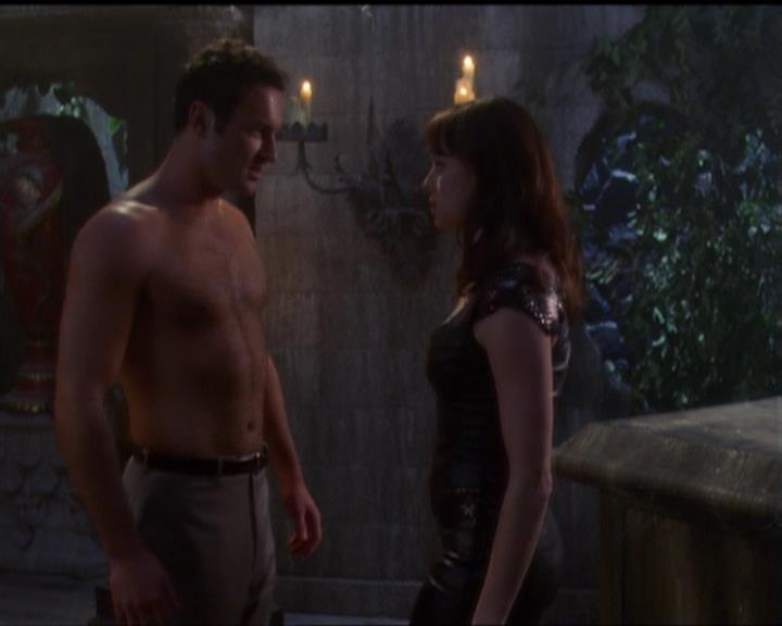 Charmed-Online_dot_net-5x03SirensSong2111.jpg