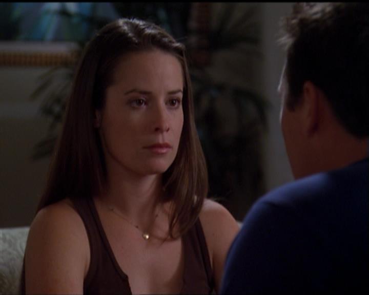 Charmed-Online_dot_net-5x03SirensSong2203.jpg
