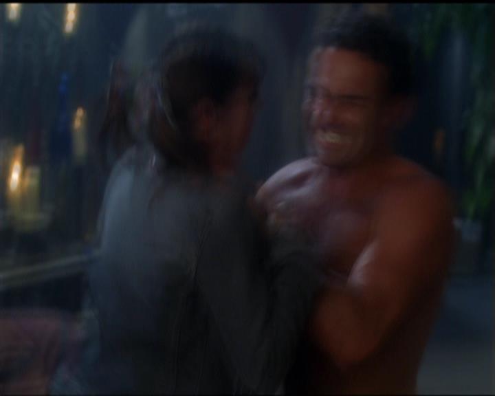 Charmed-Online_dot_net-5x03SirensSong2221.jpg