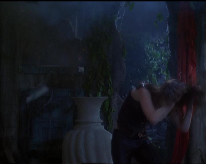 Charmed-Online_dot_net-5x03SirensSong2251.jpg