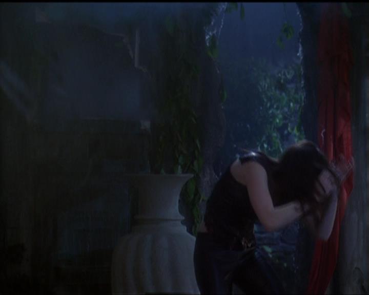 Charmed-Online_dot_net-5x03SirensSong2252.jpg