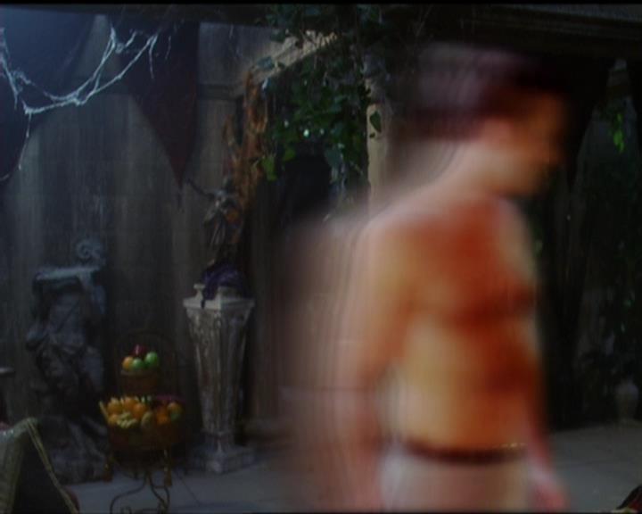 Charmed-Online_dot_net-5x03SirensSong2318.jpg