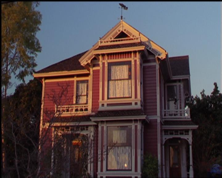 Charmed-Online_dot_net-5x03SirensSong2352.jpg