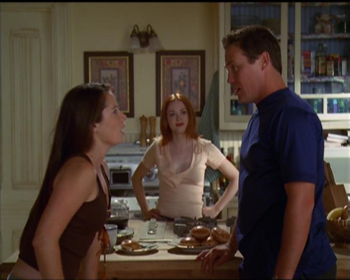Charmed-Online_dot_net-5x03SirensSong2427.jpg