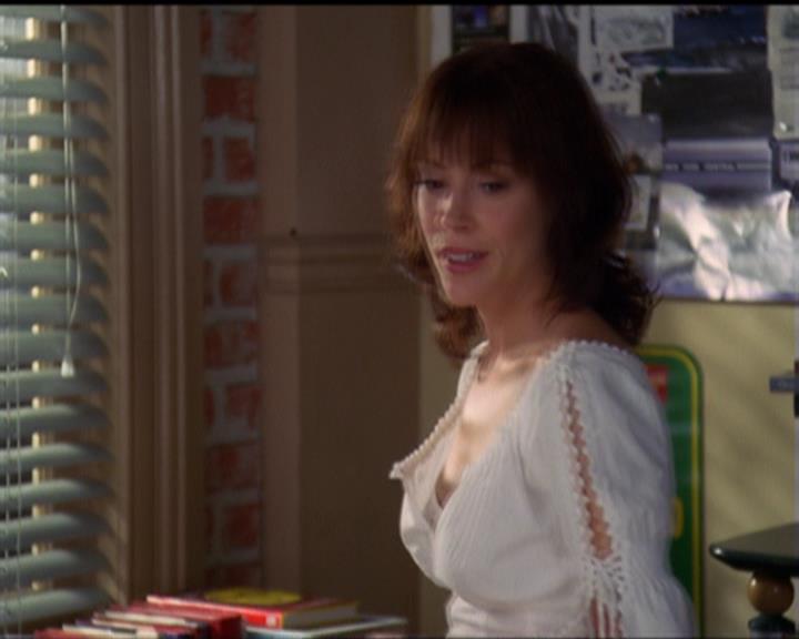 Charmed-Online_dot_net-5x03SirensSong2495.jpg
