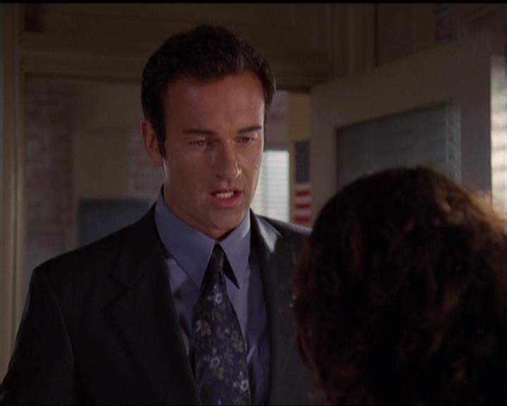 Charmed-Online_dot_net-5x03SirensSong2511.jpg