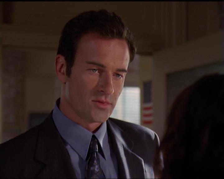 Charmed-Online_dot_net-5x03SirensSong2518.jpg