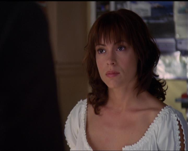 Charmed-Online_dot_net-5x03SirensSong2520.jpg