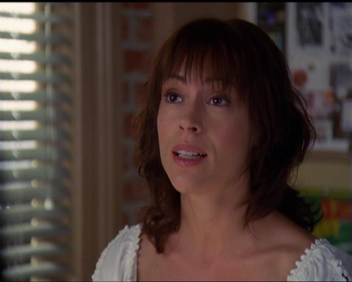 Charmed-Online_dot_net-5x03SirensSong2537.jpg