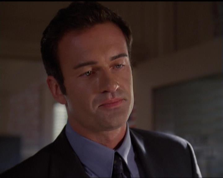 Charmed-Online_dot_net-5x03SirensSong2540.jpg