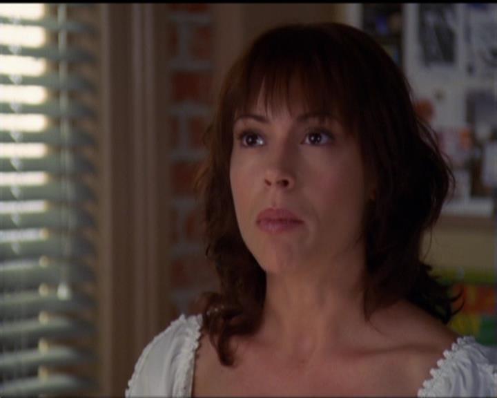 Charmed-Online_dot_net-5x03SirensSong2541.jpg