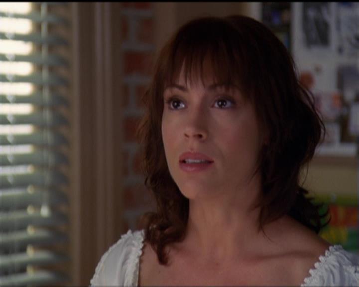 Charmed-Online_dot_net-5x03SirensSong2542.jpg