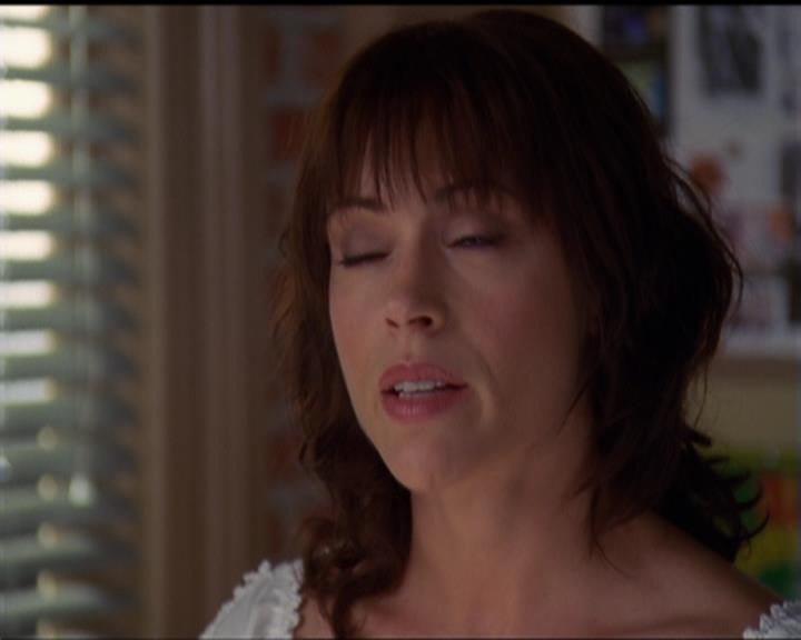 Charmed-Online_dot_net-5x03SirensSong2564.jpg