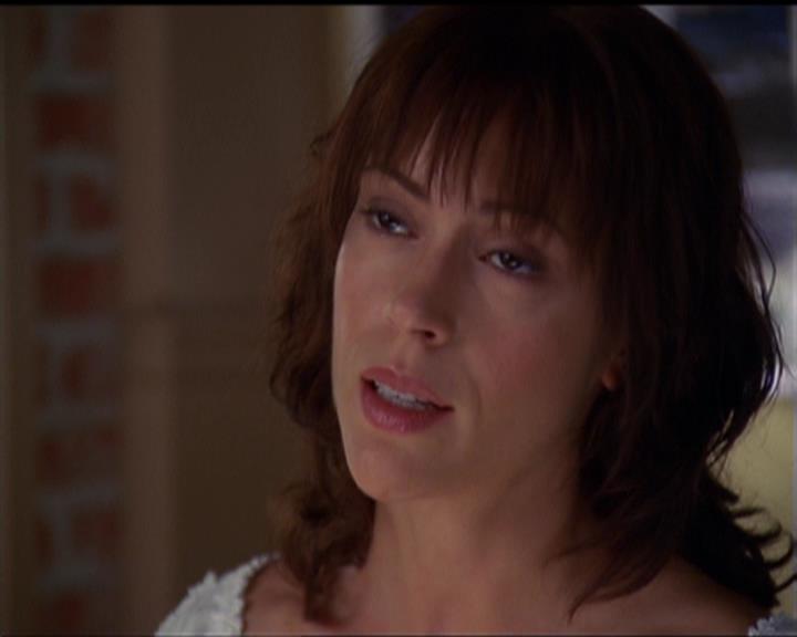 Charmed-Online_dot_net-5x03SirensSong2569.jpg
