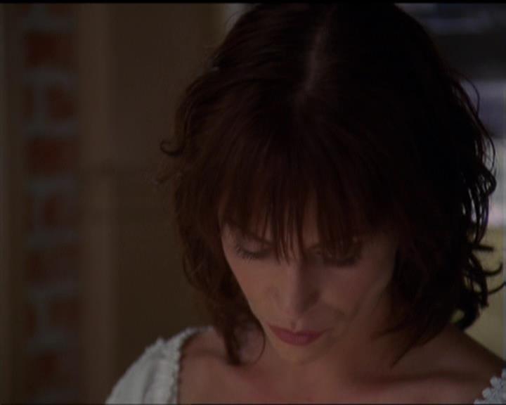 Charmed-Online_dot_net-5x03SirensSong2571.jpg