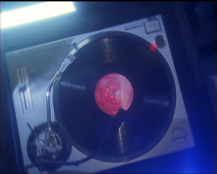 Charmed-Online-dot-net_5x05WitchesInTights0005.jpg