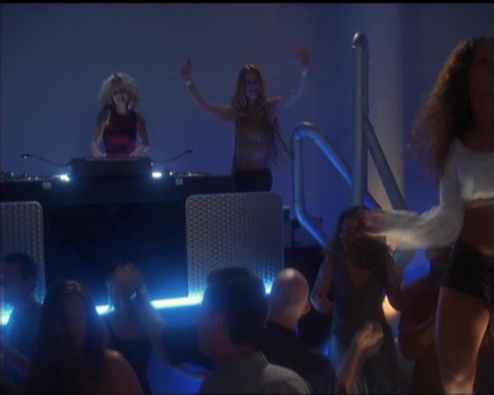 Charmed-Online-dot-net_5x05WitchesInTights0017.jpg