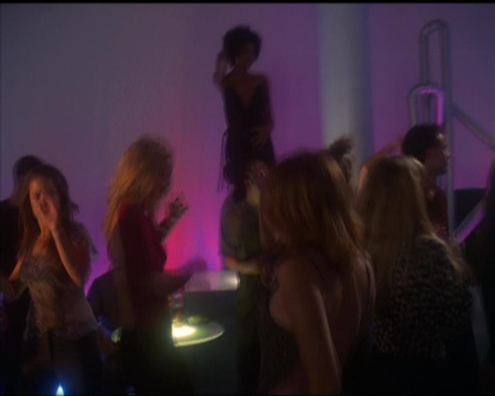 Charmed-Online-dot-net_5x05WitchesInTights0026.jpg