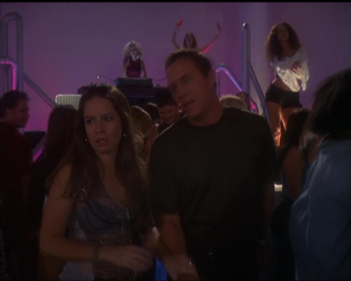 Charmed-Online-dot-net_5x05WitchesInTights0035.jpg