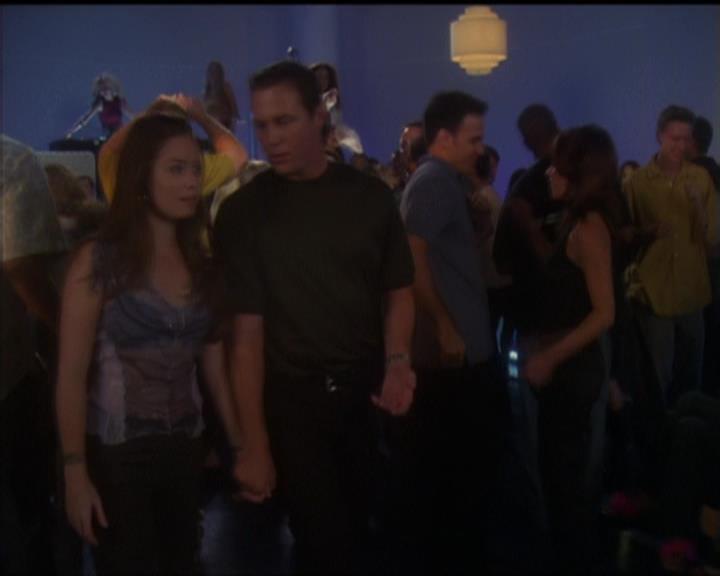 Charmed-Online-dot-net_5x05WitchesInTights0047.jpg