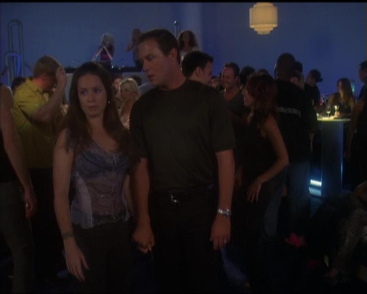 Charmed-Online-dot-net_5x05WitchesInTights0050.jpg