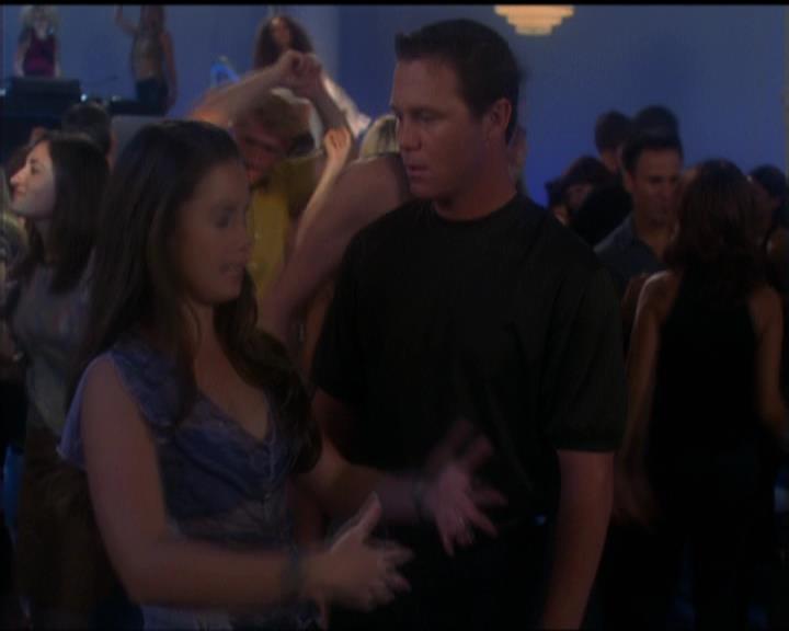 Charmed-Online-dot-net_5x05WitchesInTights0057.jpg
